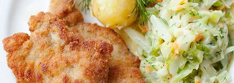 Składniki na czekoladowy tort: jajka, kakao, masło, mascarpone i czekolada
